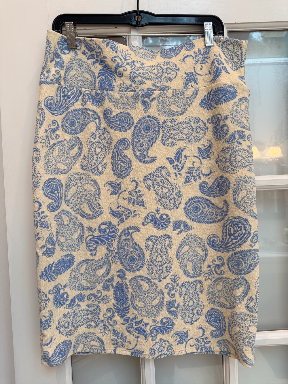 LuLaRoe Feminine Coastal Chic Cream & Blue Paisley Cassie Pencil Skirt Size XL
